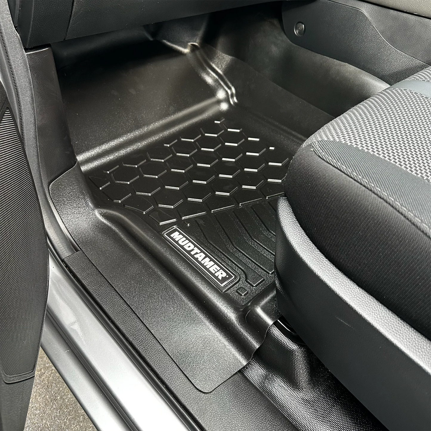 MUDTAMER Floor Mats | Isuzu MUX Wagon 2021+